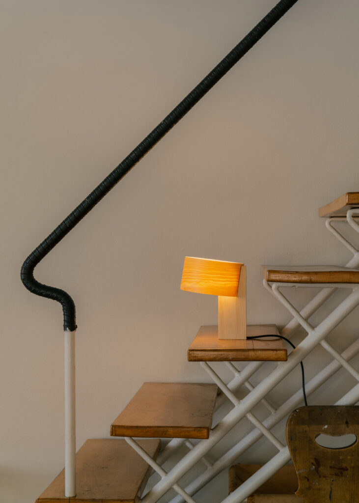 Vaarniin 018 Hoop Table Lamp Small -valaisi